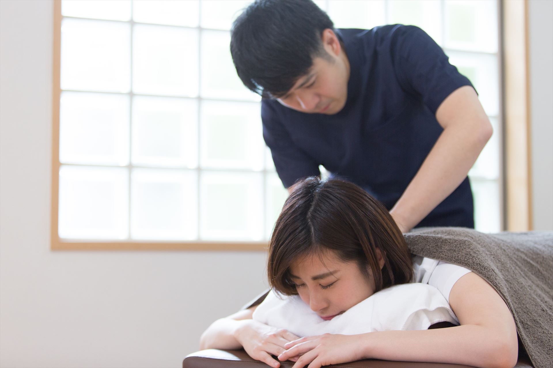 日常生活で生じる痛みや違和感からスポーツによる不調まで、一人ひとりの症状や生活習慣に合わせたオーダーメイド施術をご提供しています。丁寧なヒアリングを行い、痛みの根本原因へアプローチすることで再発しにくい身体づくりを目指します。お子様からご年配の方まで安心して通える地域密着型の整骨院として、健やかな毎日をサポートいたします。